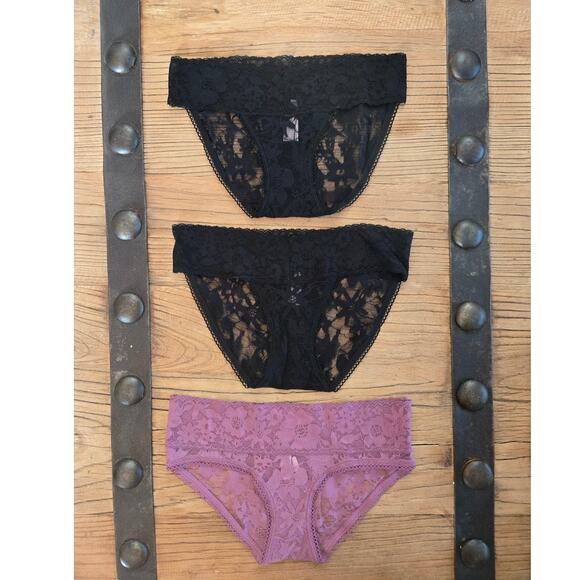 Victoria's Secret Lace Panty Bundle sz xSmall New - Picture 2 of 4